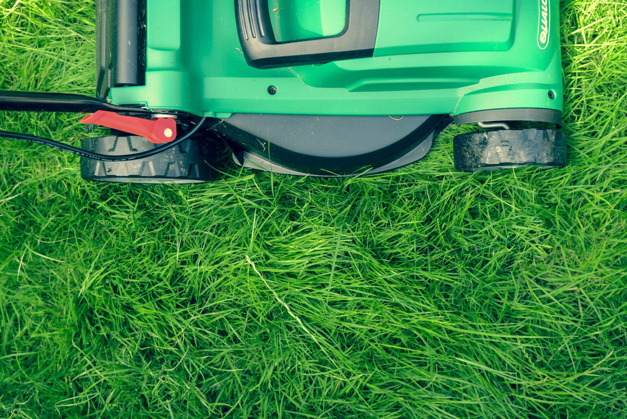 Grass Being Cut landscaper-gallery-03